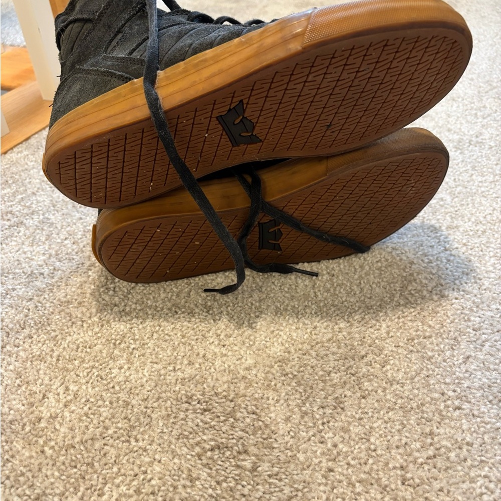 Supra Men's High-Top Sneakers in Black and Gum - Picture 2 of 5